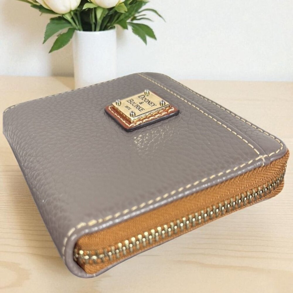 Dooney & Bourke Shopper Tote Pebbled Grain Leather with Zip Around Bifold Wallet - Picture 16 of 16